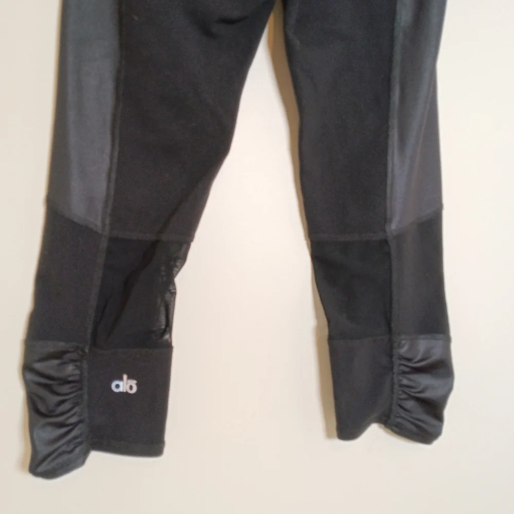 ALO Capri Leggings Black Yoga
